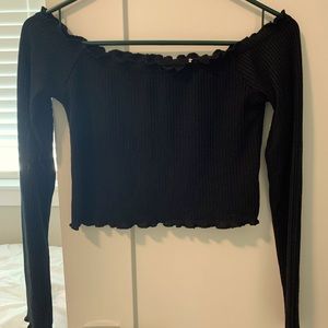 OFF THE SHOULDER LETTUCE HEM LONG SLEEVED CROP TOP